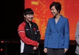 开云平台-（体育）乒乓球——WTT香港总决赛：林仲勋/申裕斌混双夺冠