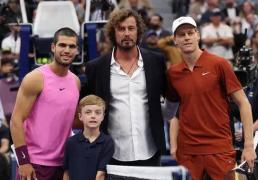 开云体育APP下载-阿(ā)卡夺冠，美(měi)网完美(měi)收官！狂刷ATP九大纪录，世界排名重(zhòng)塑