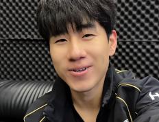 开云体育APP下载-Gala又五殺(shā)啦！解說(shuō)直呼像喝水一样簡(jiǎn)單(dān)，賽(sài)后采访說(shuō)出(chū)五殺(shā)心情