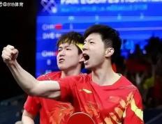 开云下载-有前途!王(wáng)楚钦看到马龍(lóng)比赛暂停没水喝,马上(shàng)跑(pǎo)去给龍(lóng)队拿了(le)一瓶水