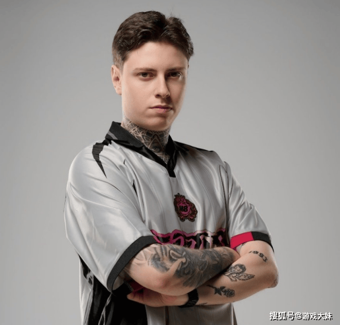 开云-电竞选手比赛时侮辱成龙，引起大量网友(yǒu)不满，赛后紧急(jí)发文道歉