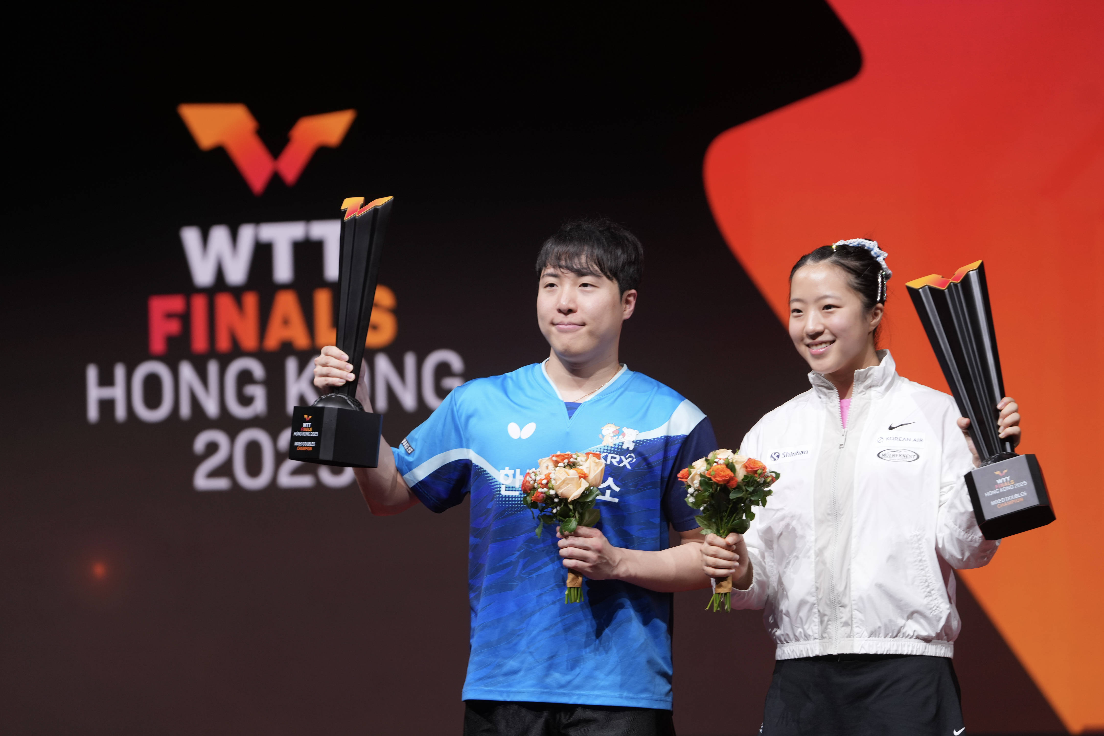 开云平台-(体育)乒乓球——WTT香港总决赛:林仲勋/申裕斌混双夺冠