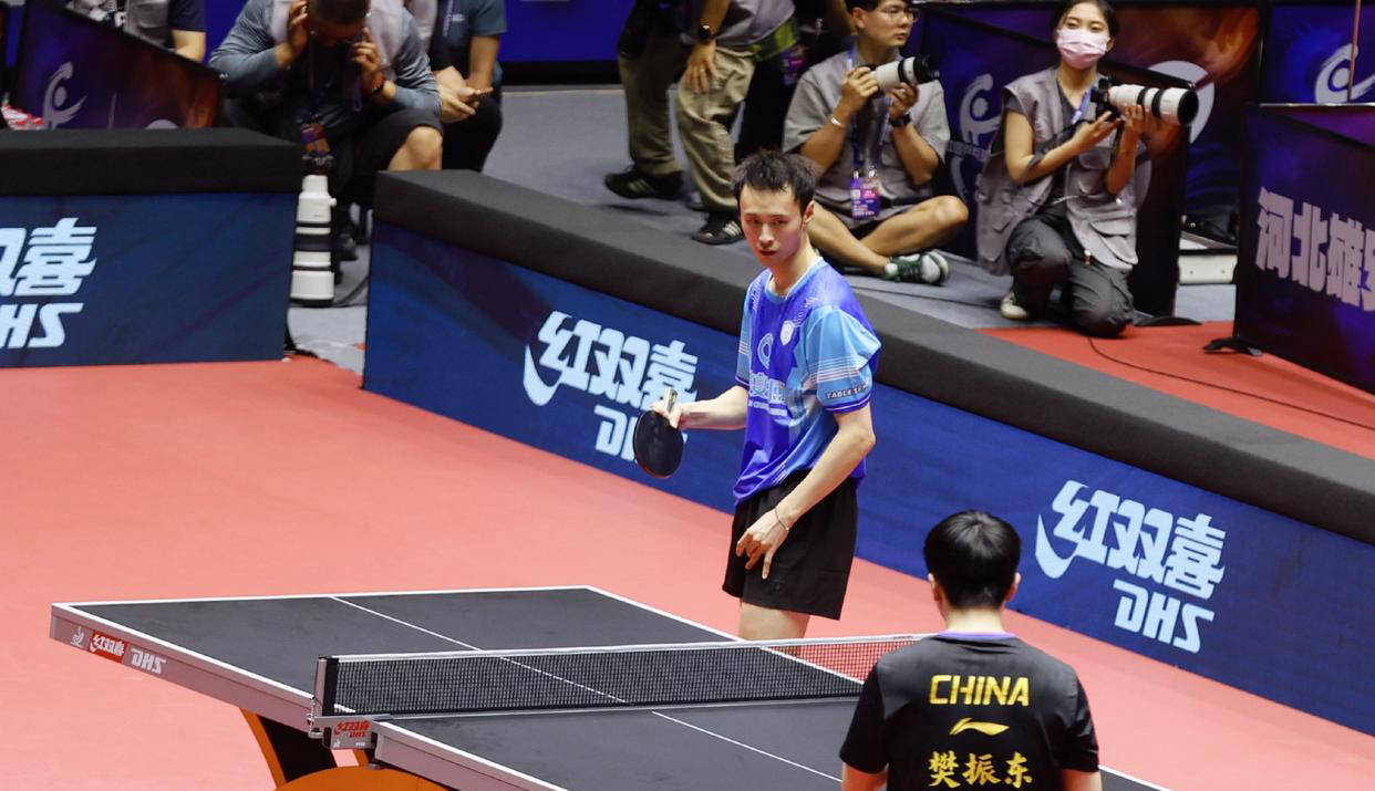 开云-徐海东三局全胜张祐(yòu)安,发球抢攻完胜,有望(wàng)进入正赛