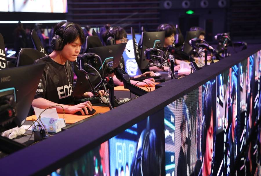 开云体育在线-上海电竞大师賽(sài)开战静安体育中心