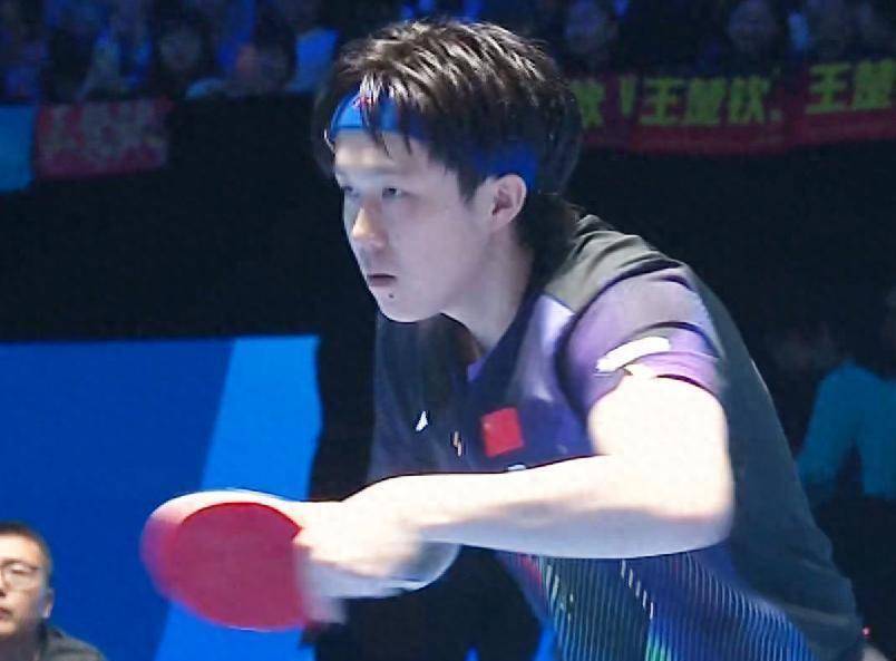 开云平台-乒乓亚洲杯:王楚钦新年开门红,首秀3-0大胜,孙逊场外指导
